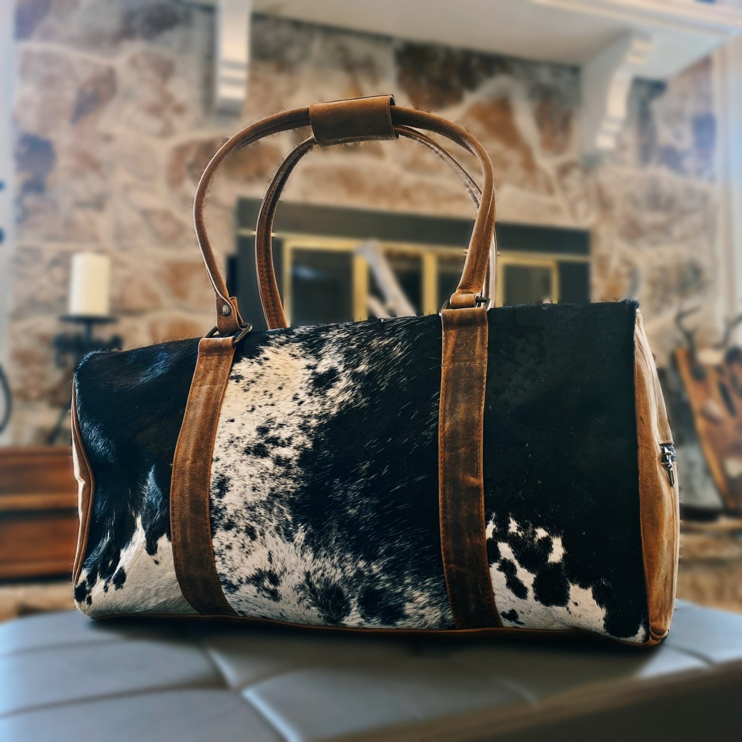 Black and White Spotted Cowhide Genuine Distressed Leather Barrel Duffel Bag - Sobék