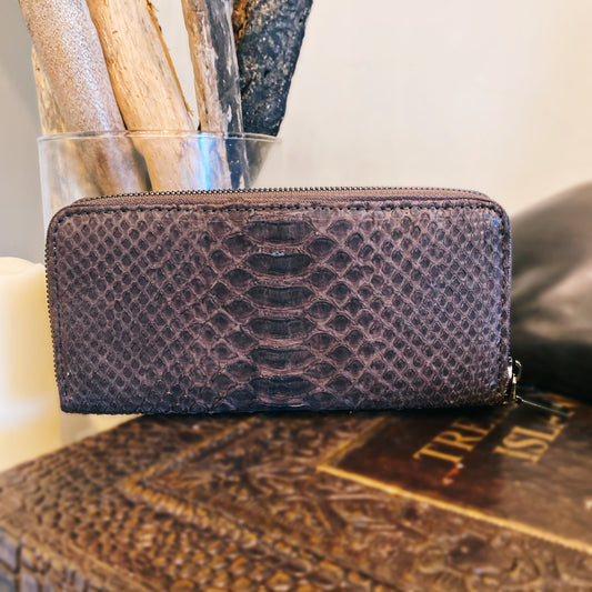 Nocturna Snakeskin Clutch